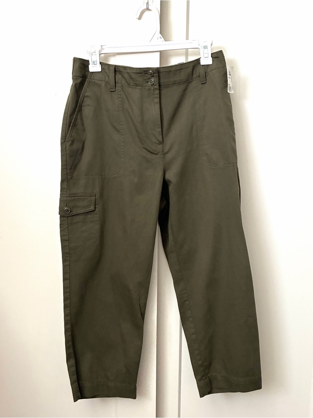 NWT - Talbots Supersoft High Waisted Crop Cargo Pant in Olive - Size 8P